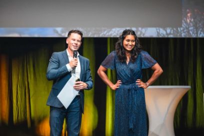 Cynthia Hayoz freut sich über den Preis.