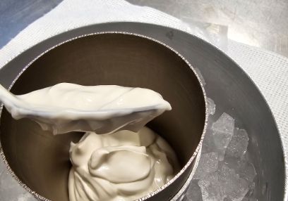 Die Glace-Mischung ist bereit zur Weiterverarbeitung (Foto: BFH-HAFL)
