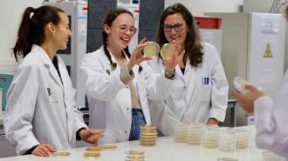 Von Lebensmittelsicherheit über Public Health Nutrition bis hin zu nachhaltigen Lieferketten: Die Studierenden beschäftigen sich mit den unterschiedlichsten Aspekten des Ernährungssystems.