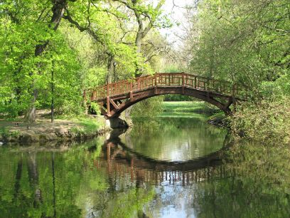 eine Brücke - symbolisch für Brücken bauen, restaurieren für Restorative Justice