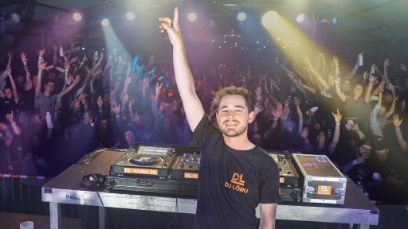 Vom Traktor aufs DJ-Pult: Lorenz Glauser ist Bauer und DJ Löru zugleich. Bild: zVg