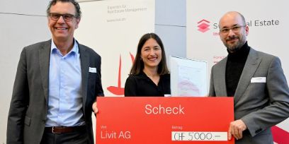 v. l. n. r.: Peter Ilg (Swiss Real Estate Institute), Lisa Pantenburg (Absolventin MAS Real Estate BFH), Thomas Kobe (Livit AG) 