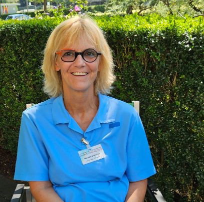Portraitbild von Manuela Gollwitzer, Absolventin CAS Changeprozesse facilitativ begleiten
