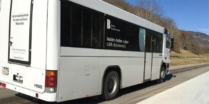 Das Mobile Reifen-Labor im Einsatz auf der Strasse