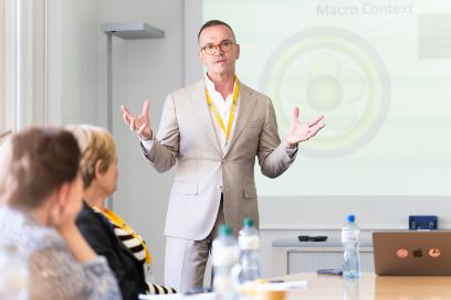Brendan McCormack am APN-Symposium 2025 in Bern. (Foto: BFH)