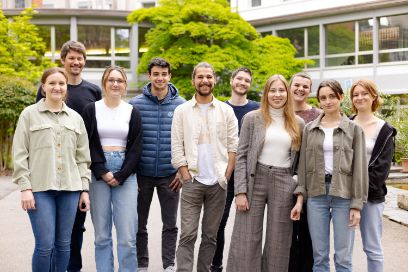 Gruppenfoto von Studierenden und Forschenden der BFH, die sich mit Neurofeedback bei Tinnitus beschäftigen