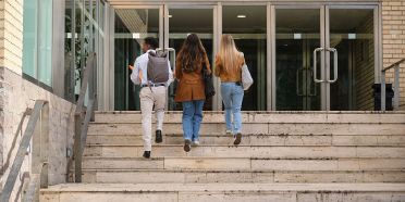 Auch Geflüchtete Menschen sollen über eine Passerelle ein Bachelor-Studium aufnehmen können.